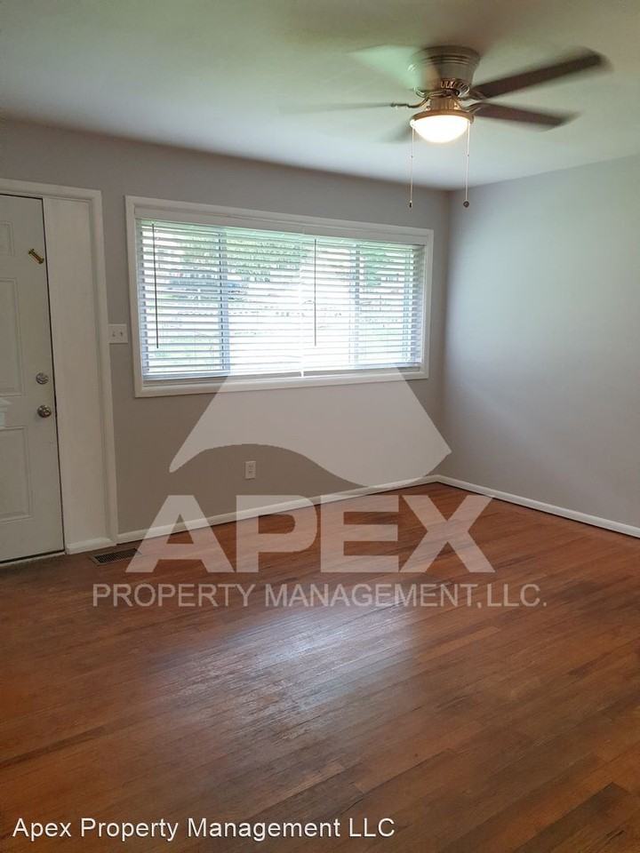 2628 Truman Ave - Photo 3 of 22