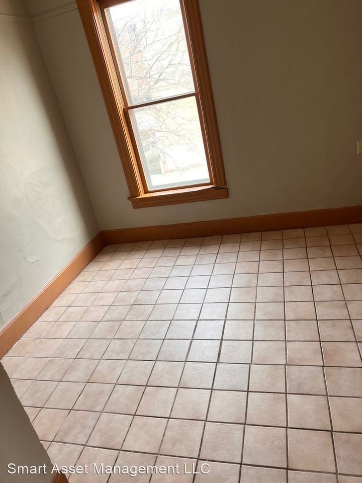 721-727 S 9th St - Photo 2 of 11