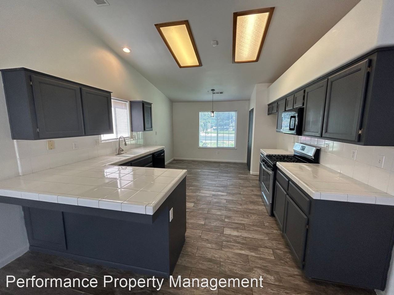 3112 Meadow Ridge Ave - Photo 3 of 19