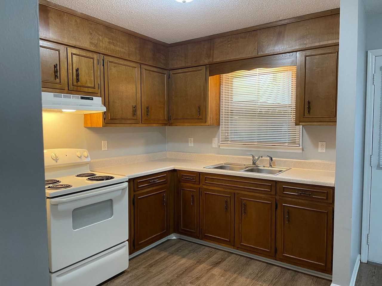 Helen St. - Photo 3 of 25