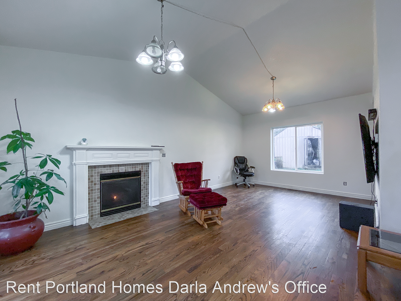 2463 N Fremont St - Photo 2 of 19