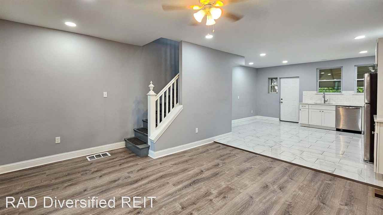 2650 S Holbrook St - Photo 3 of 15