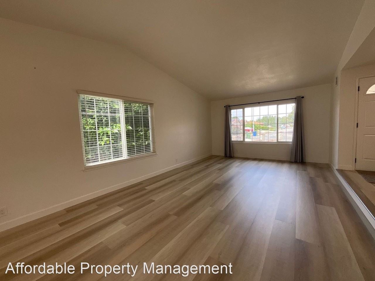 32835 Mono Lake Ln - Photo 2 of 25