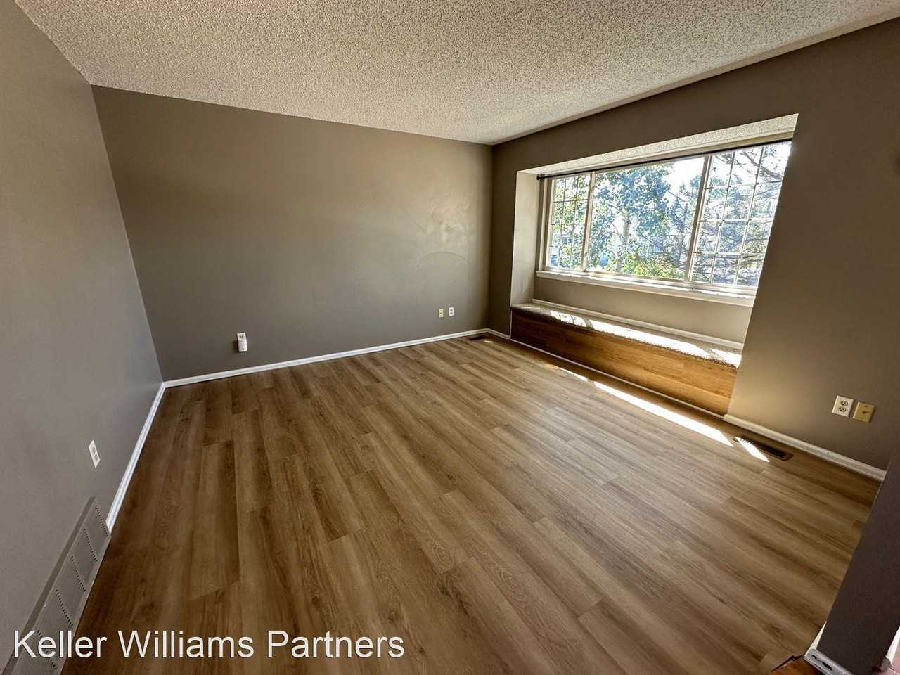 7635 Clover Hill Dr - Photo 2 of 18