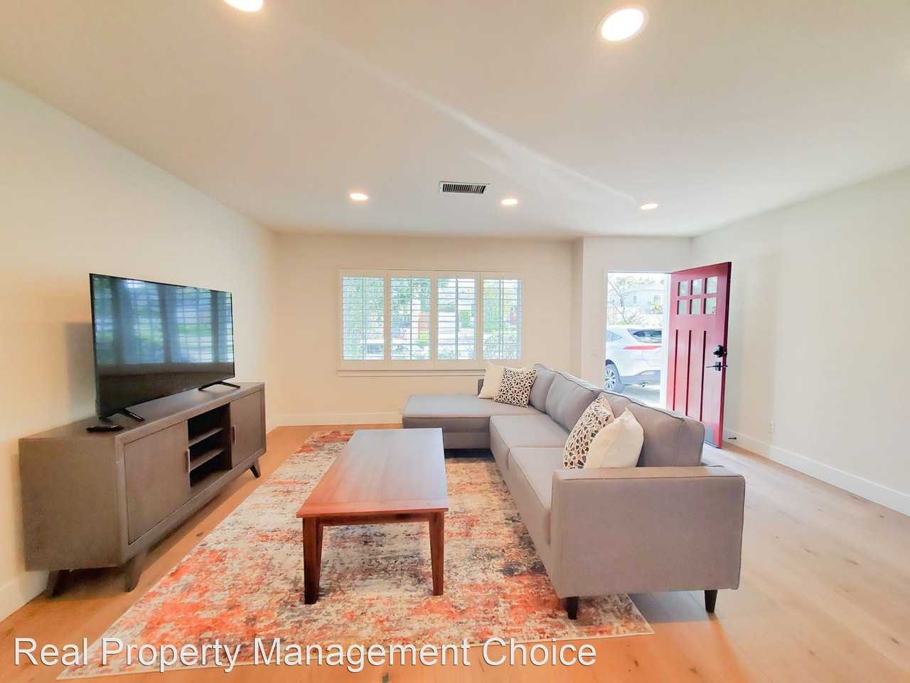 1941 Homeworth Dr - Photo 3 of 50