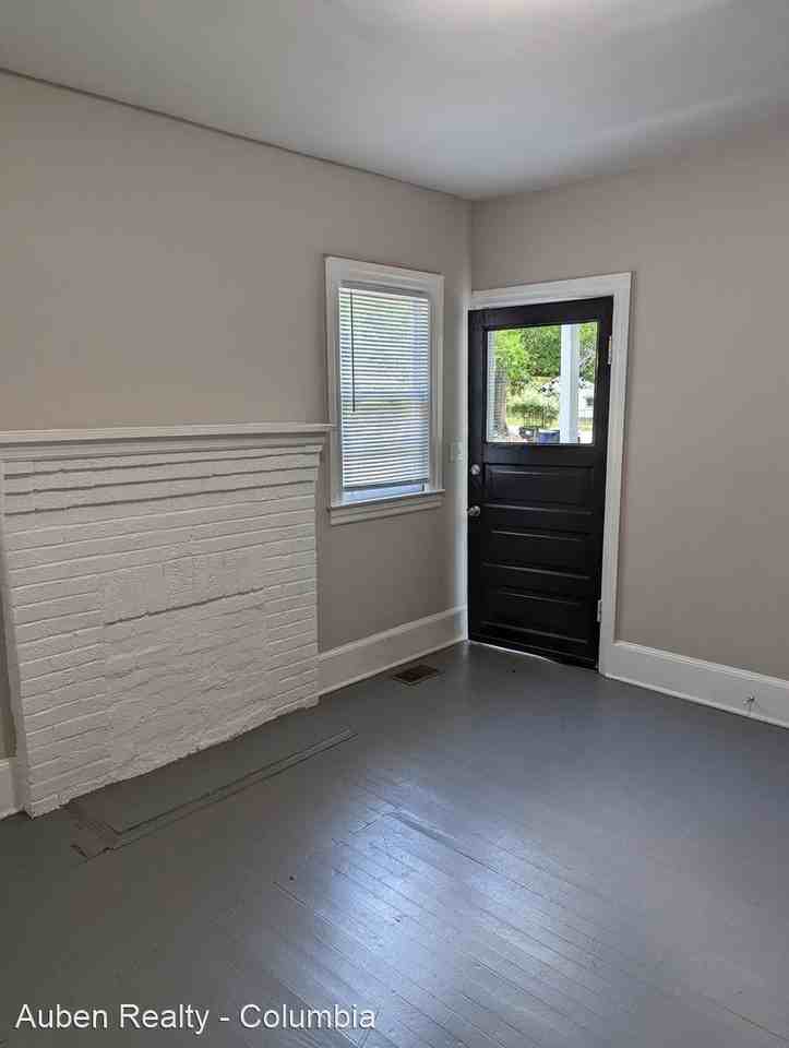 4908 James St - Photo 3 of 12