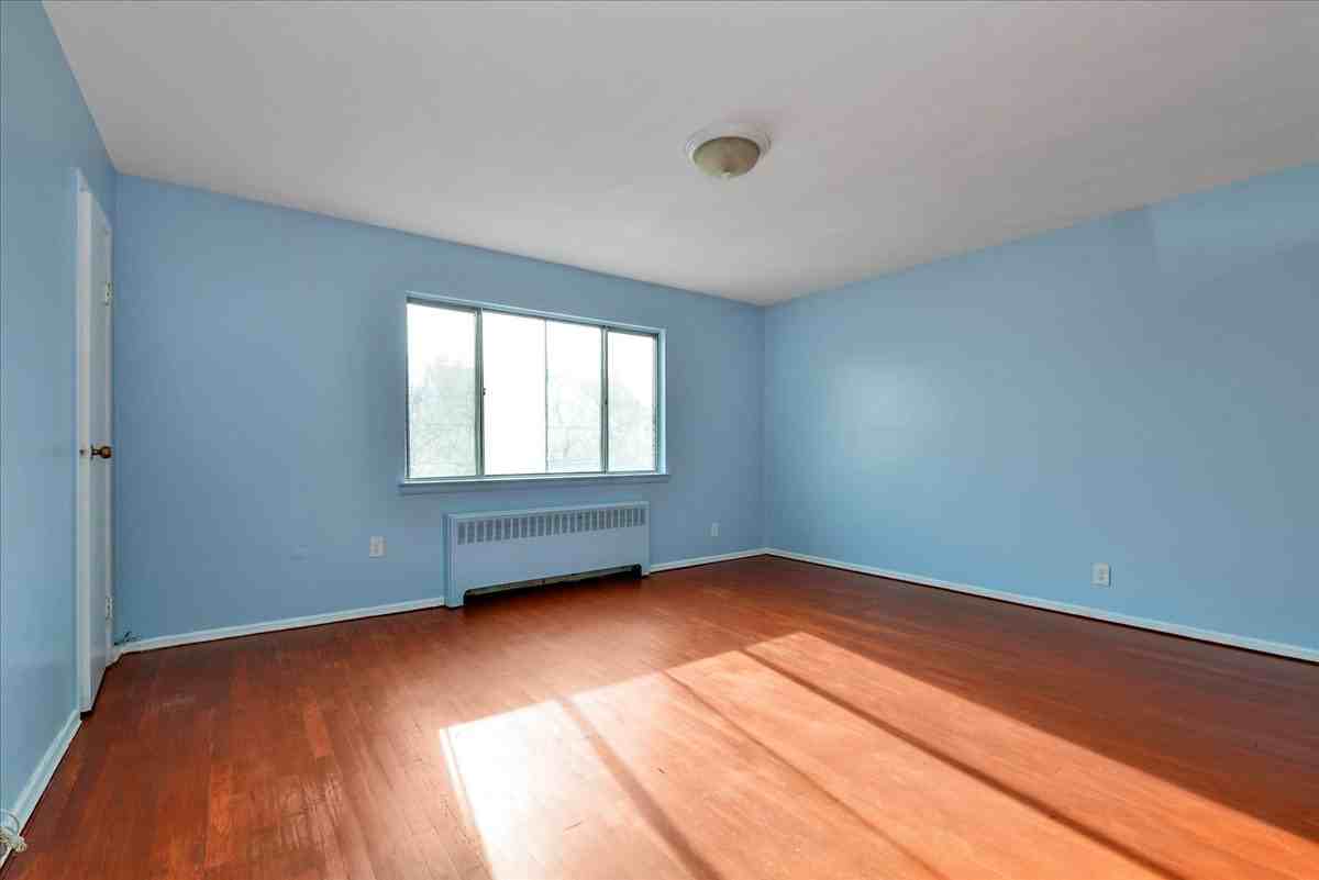 21841 100th Ave - Photo 3 of 11