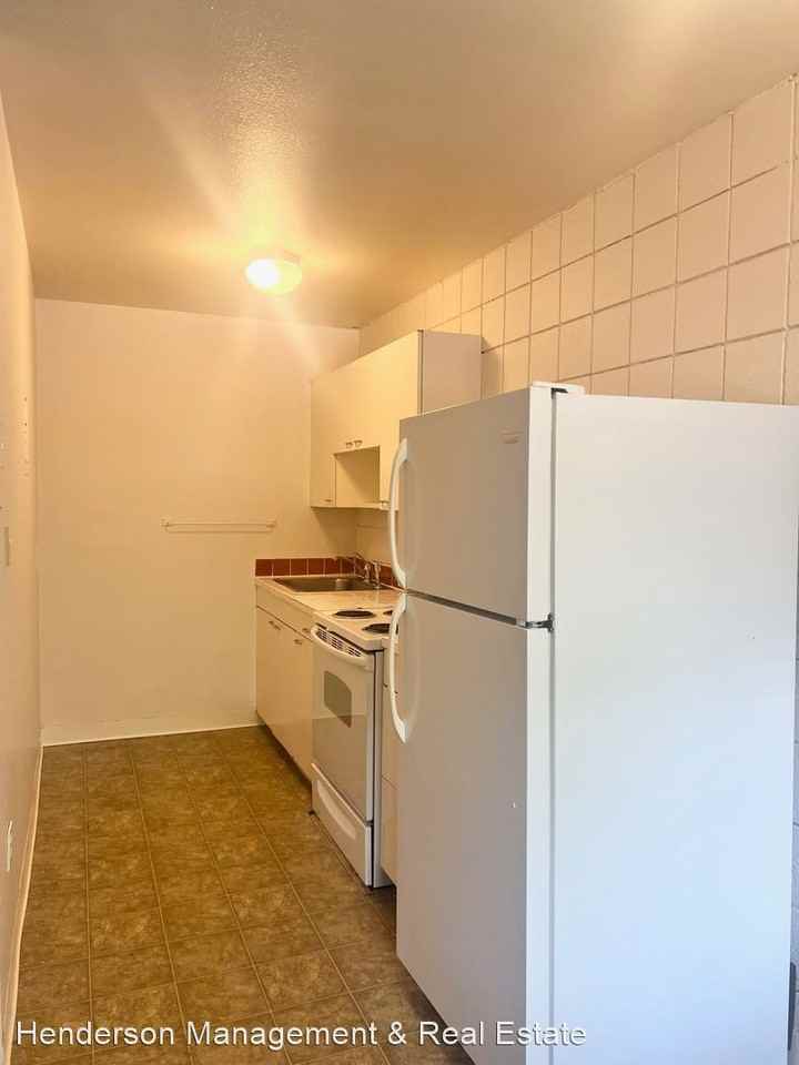 509 South Bryan Avenue - Photo 3 of 6