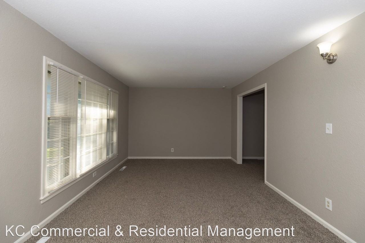 5031 N Cleveland Ave - Photo 3 of 22