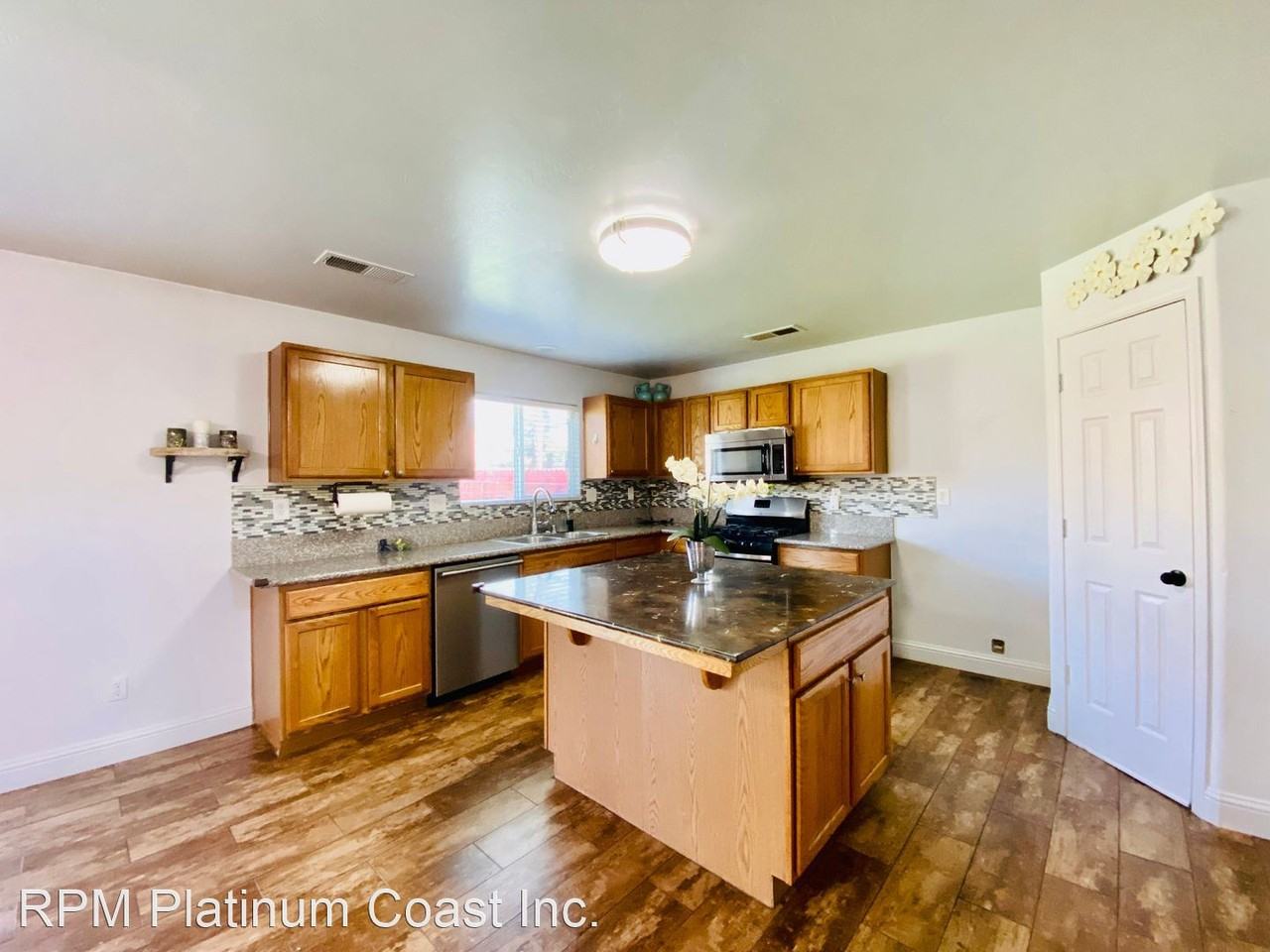 6402 E Braly Ave - Photo 3 of 38