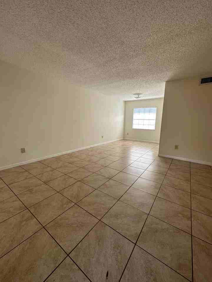 920 Osceola - Photo 2 of 9