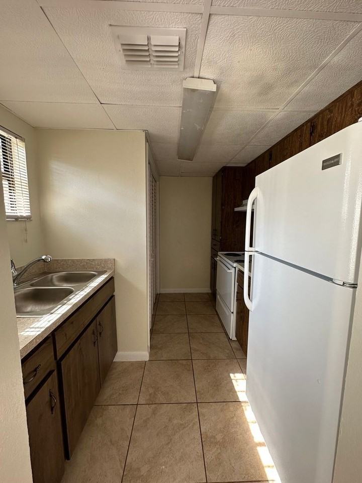 920 Osceola - Photo 3 of 9