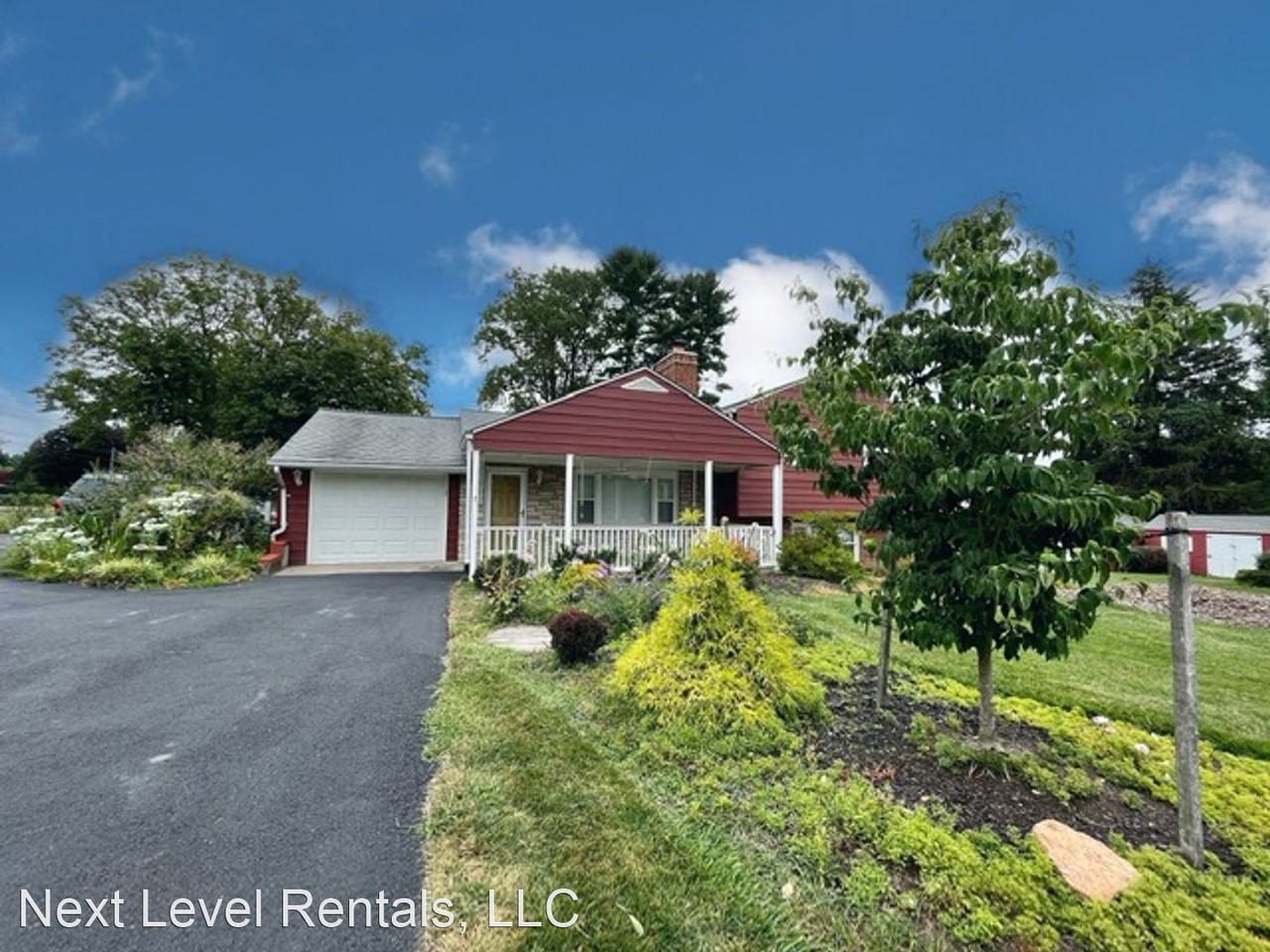6125 Thompson Dr - Photo 3 of 50