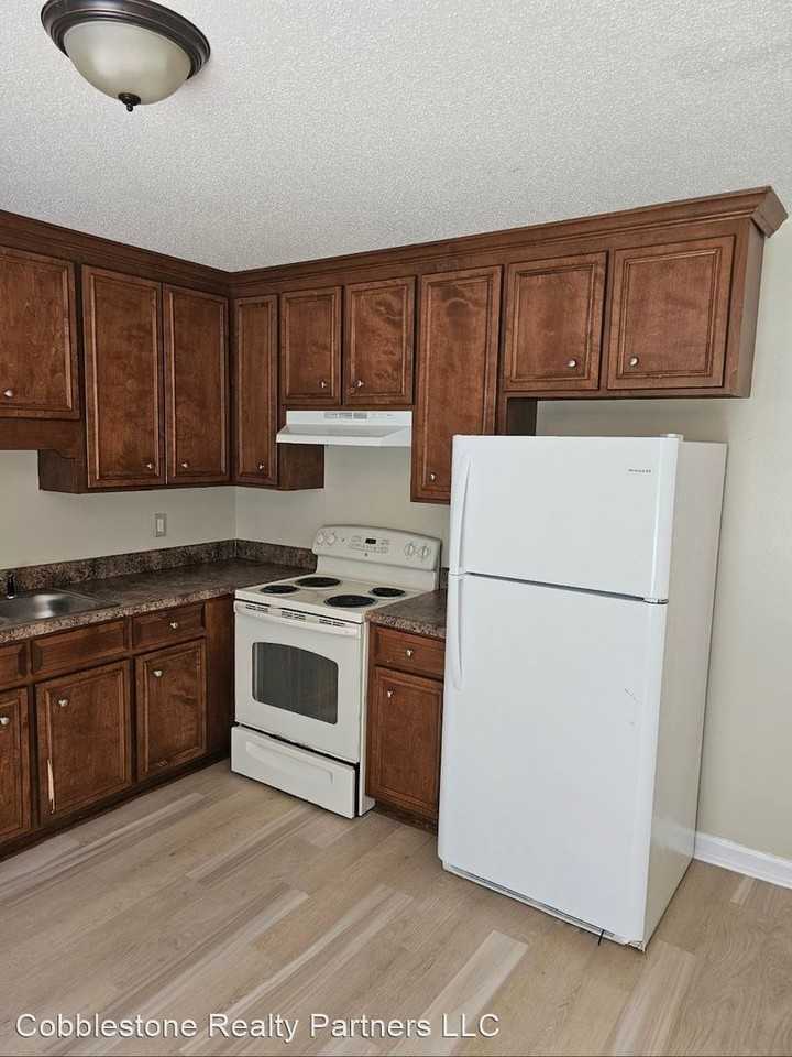 New Rental Property--Rent Ready - Photo 2 of 6