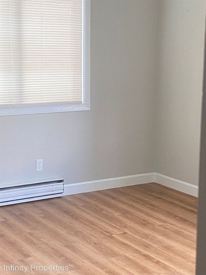 245 Summit Ave - Photo 2 of 11