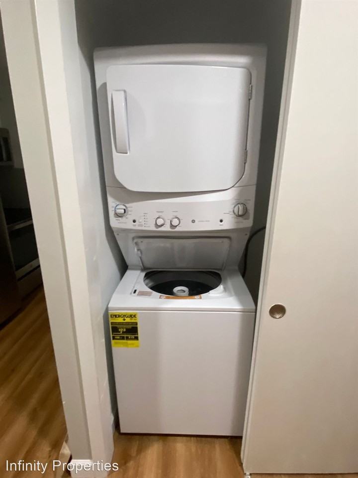 245 Summit Ave - Photo 3 of 11