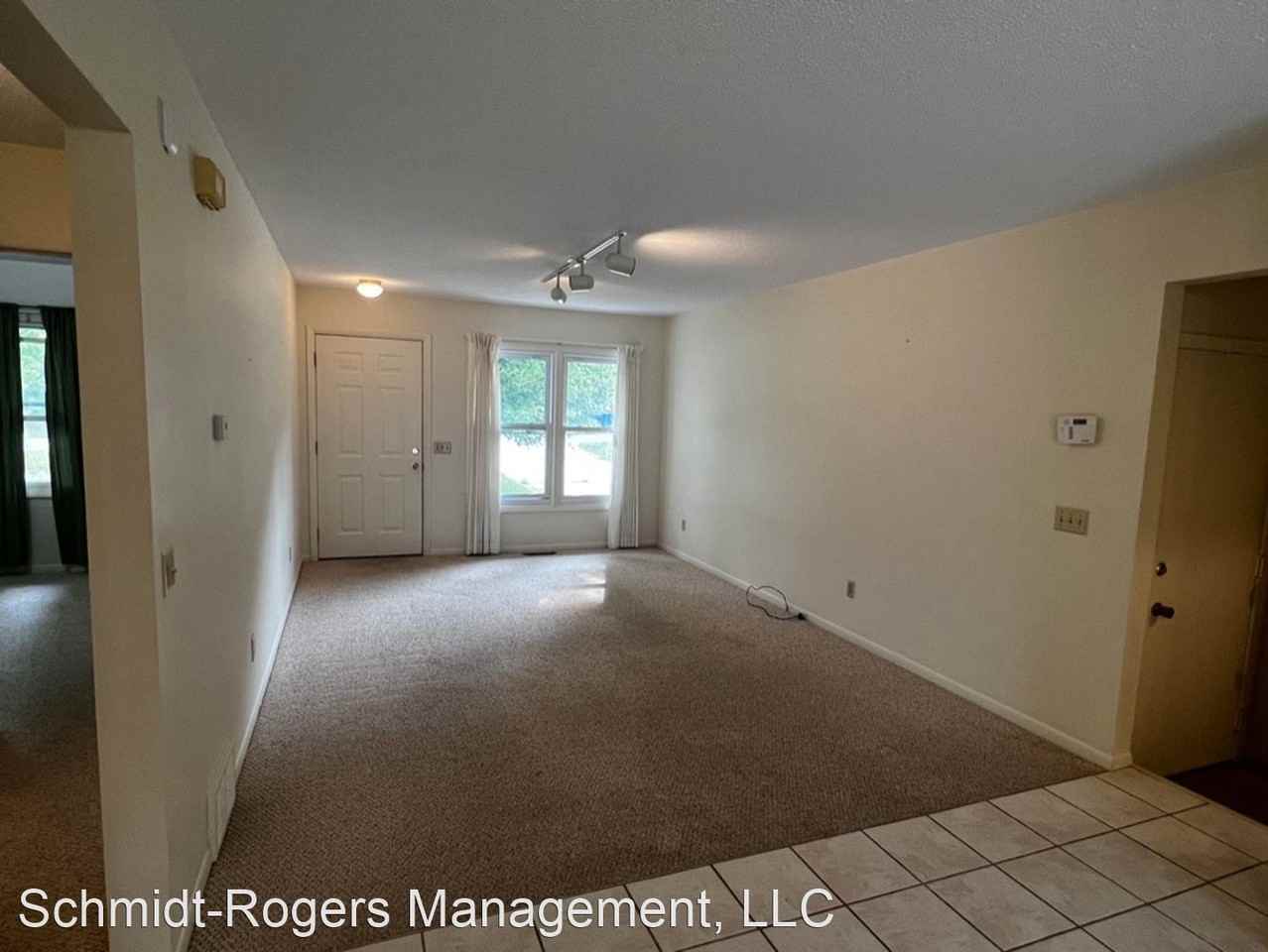 2-Bedroom 1 Bath Ranch Style Duplex - Photo 3 of 14