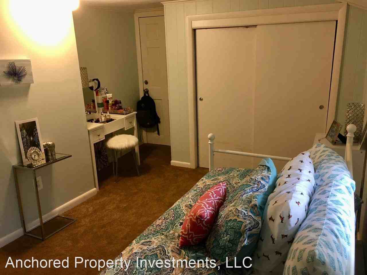 146 Ferry St #B - Photo 3 of 11