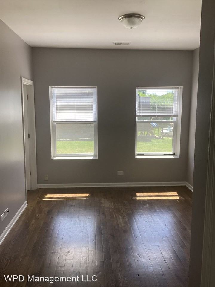 6356 S Sacramento Ave - Photo 2 of 7