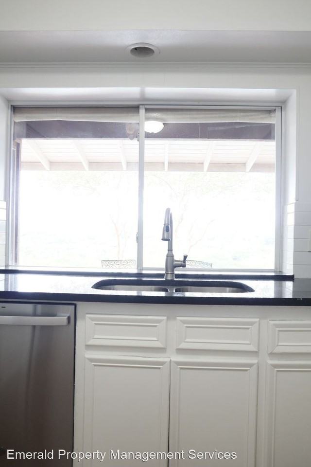 1910 Glencliff Dr - Photo 2 of 12