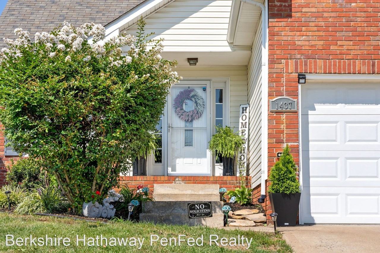 1437 Cedar Springs Cir - Photo 3 of 31