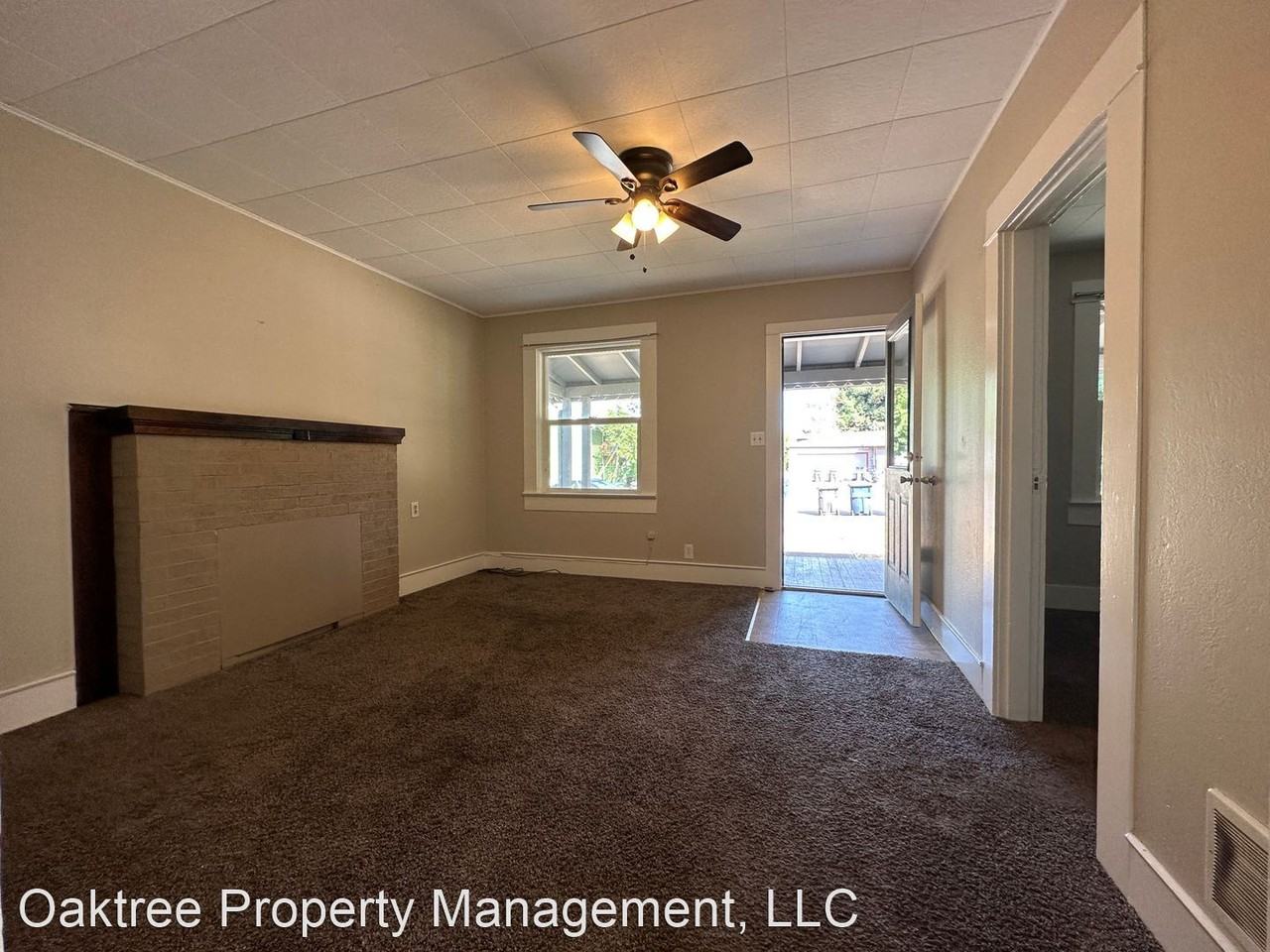 148 College St S - Photo 3 of 16