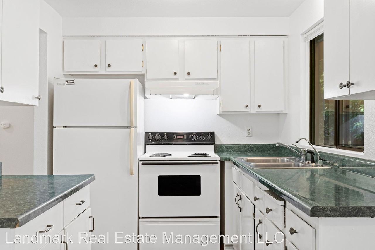 4 Overlake Ct - Photo 2 of 50