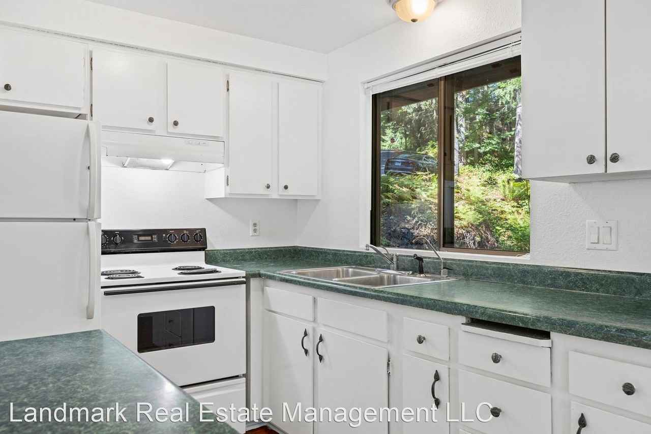 4 Overlake Ct - Photo 3 of 50