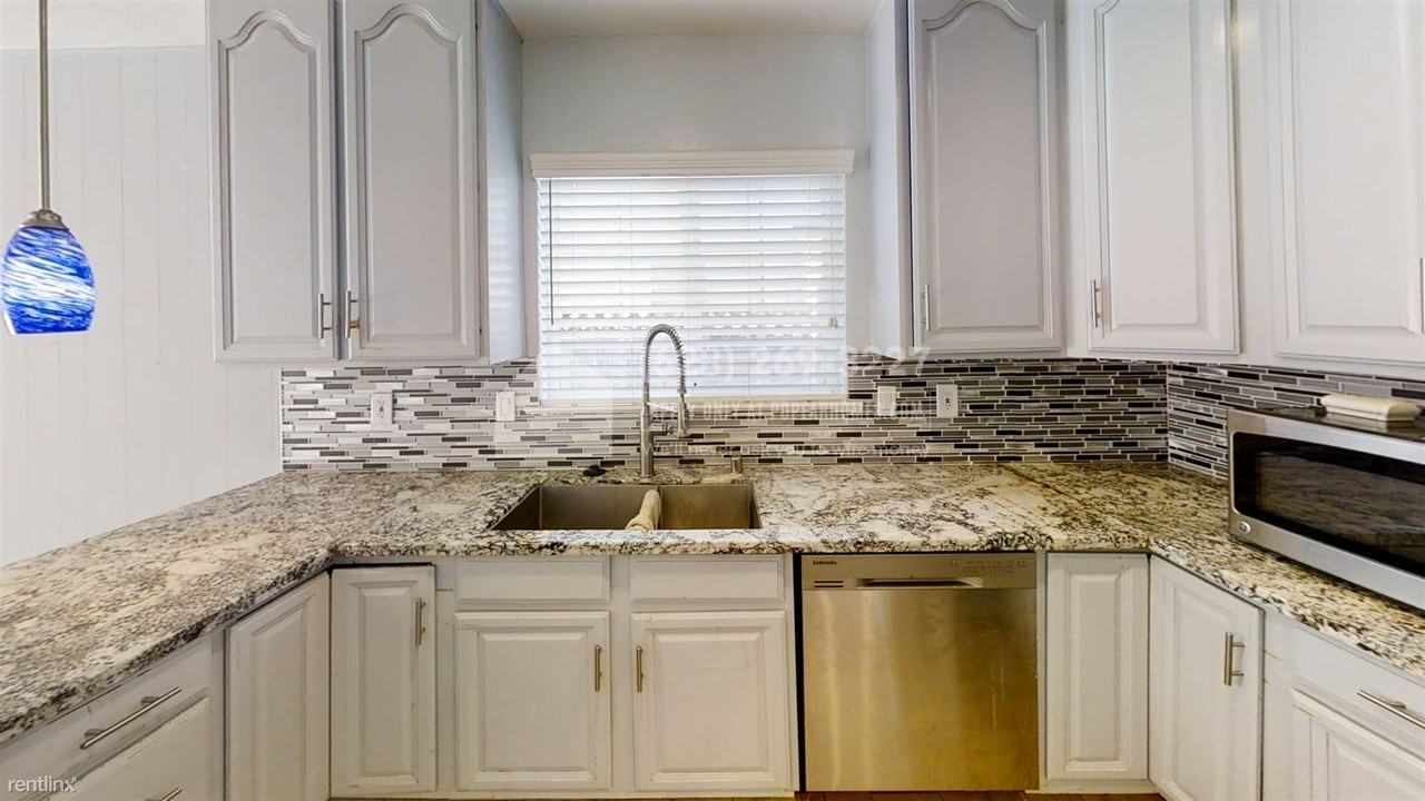 42824 Fontainebleau Park Ln - Photo 3 of 17
