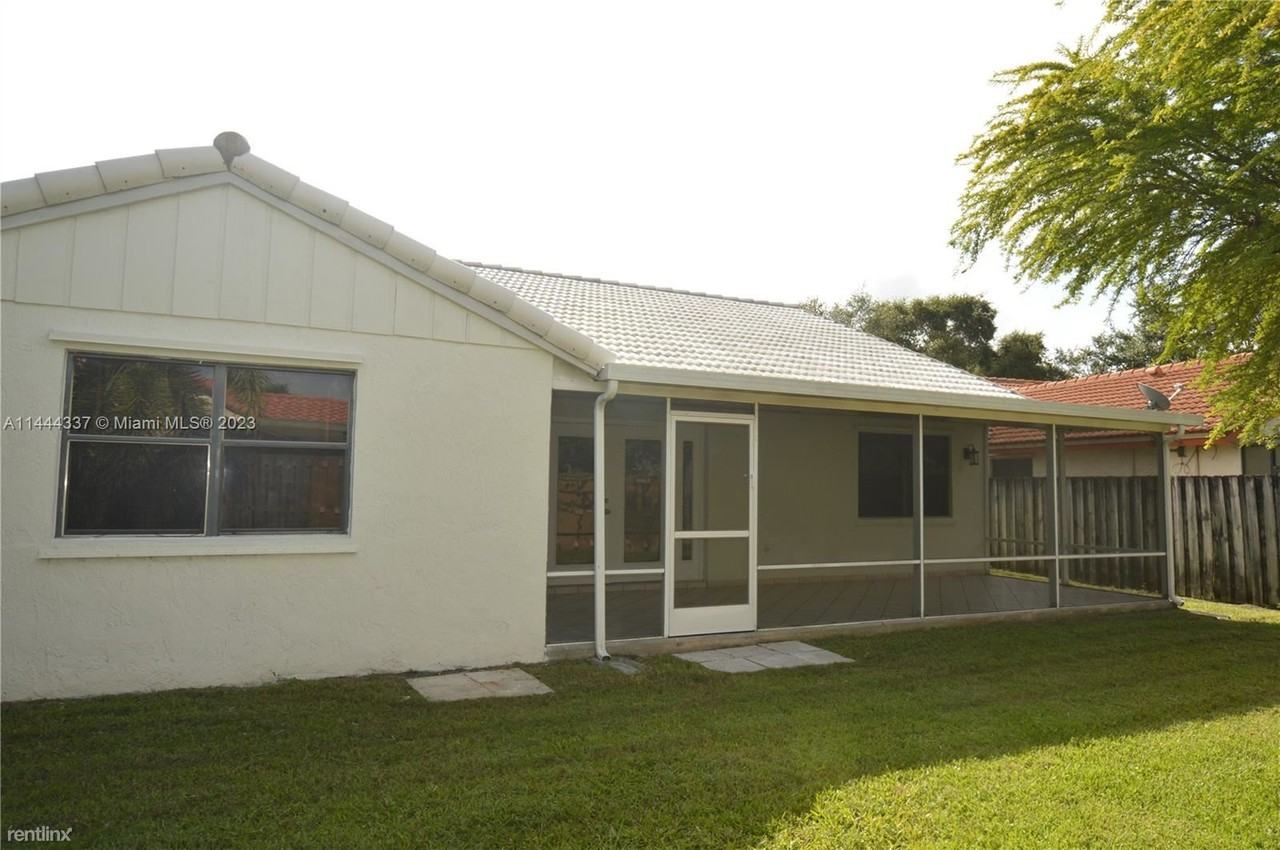 6315 Tweksbury Ter - Photo 3 of 11