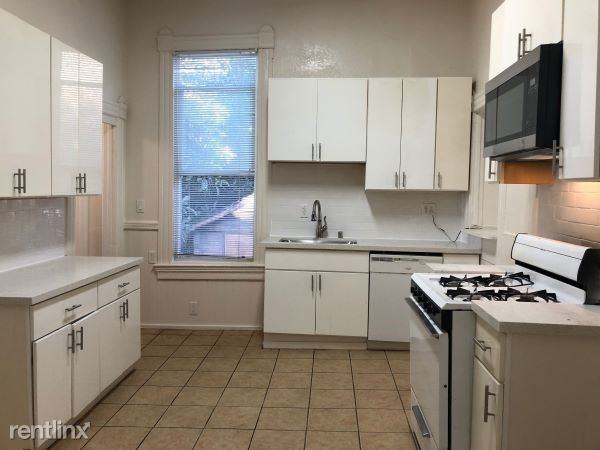 1008 21st St - Photo 3 of 10