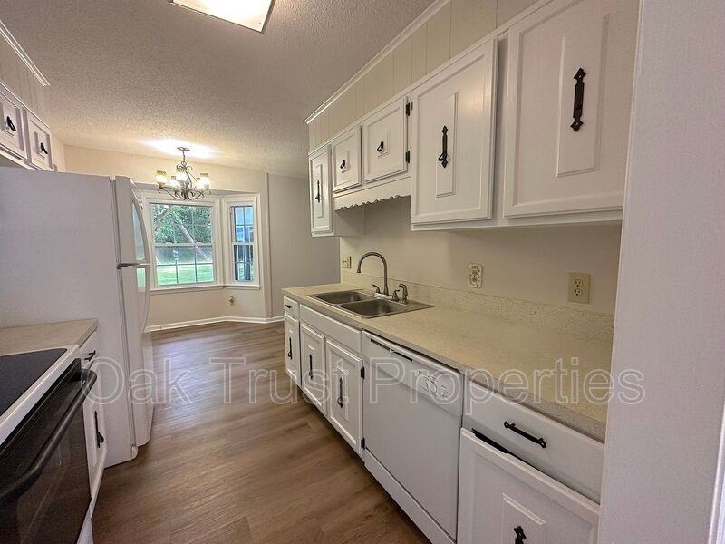 213 Jimbo Rd - Photo 6 of 23