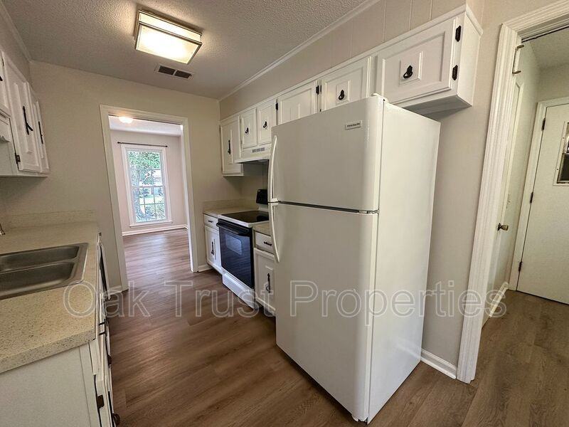 213 Jimbo Rd - Photo 7 of 23