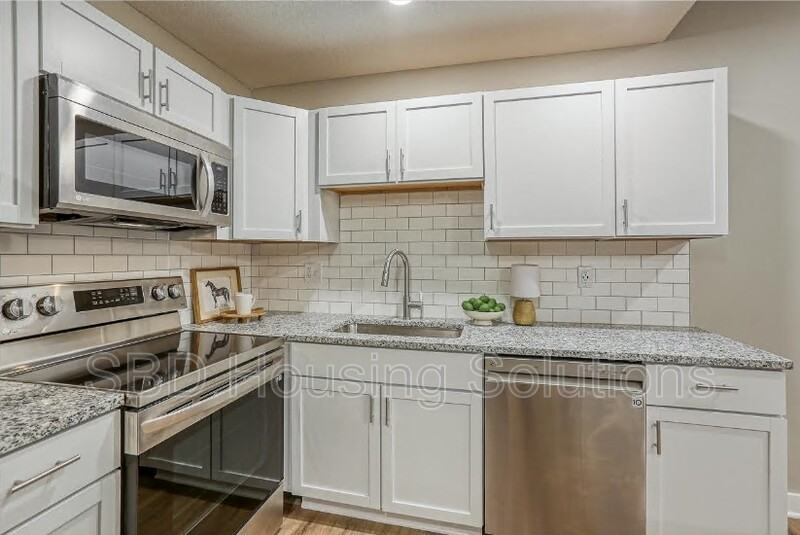 2908 S Harvard Ave - Photo 4 of 12