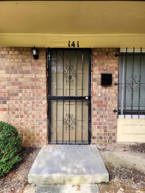 141 Peyton Pl Sw - Photo 2 of 37