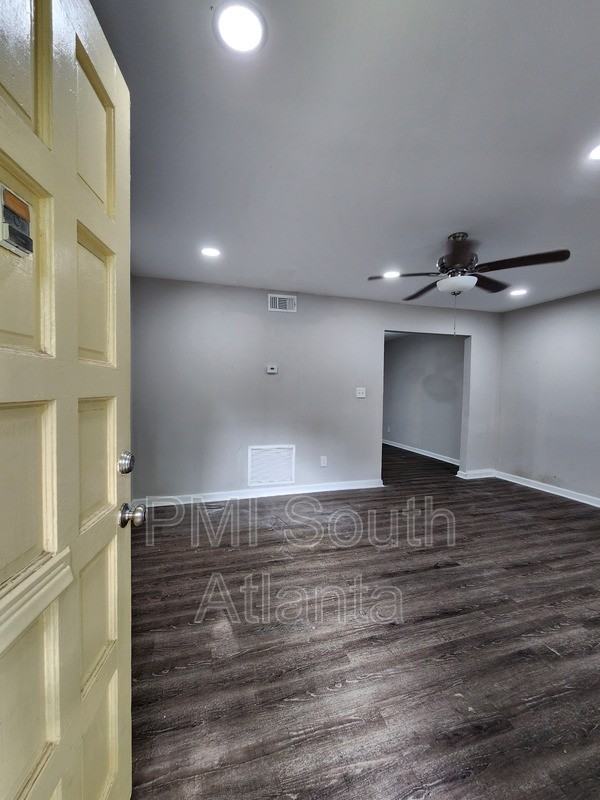 141 Peyton Pl Sw - Photo 3 of 37