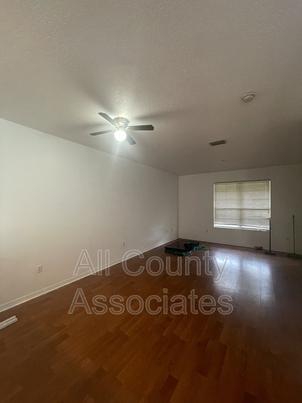11675 Declaration Dr - Photo 4 of 19