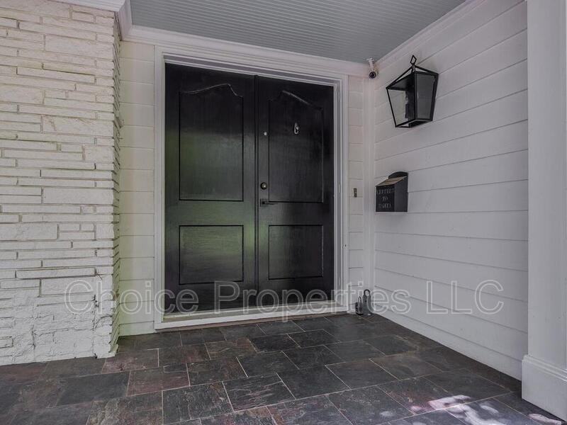 5711 Wintercrest Ln - Photo 3 of 38