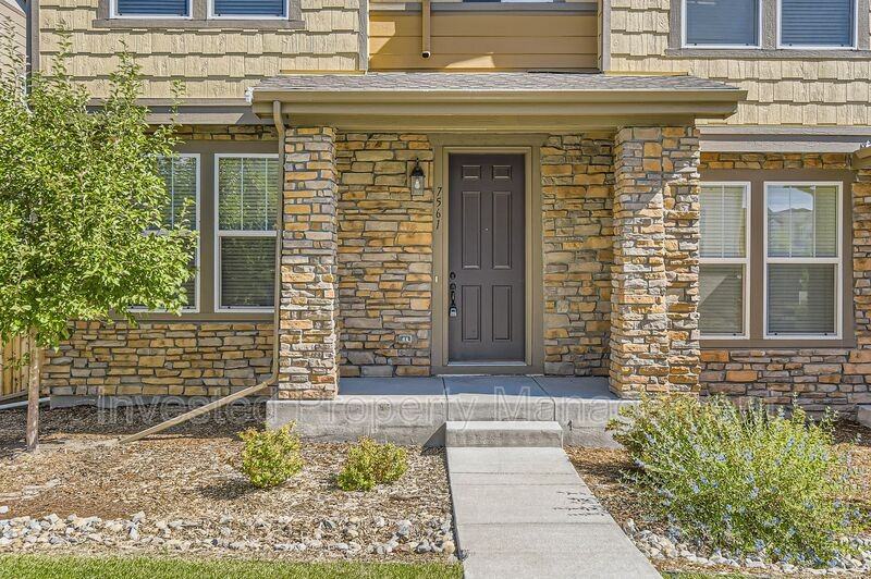 7561 S Winnipeg St - Photo 3 of 28