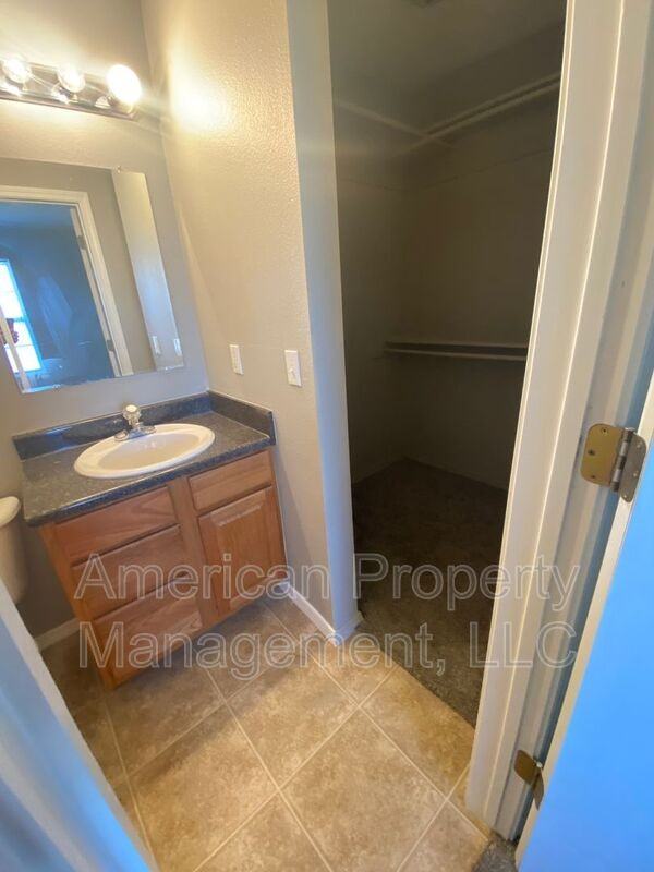 4716 Ne Wisconsin St - Photo 5 of 26