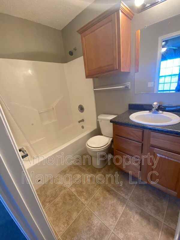 4716 Ne Wisconsin St - Photo 6 of 26