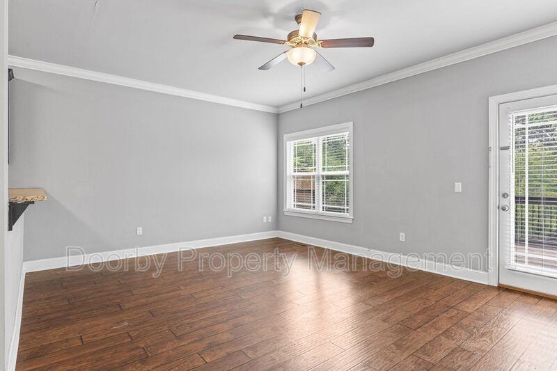 717 Ladd Ave - Photo 7 of 22