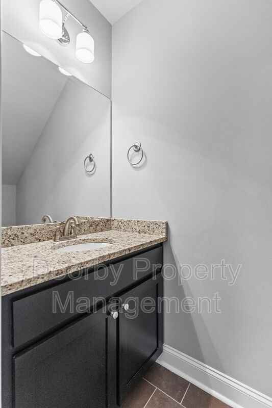 717 Ladd Ave - Photo 7 of 19