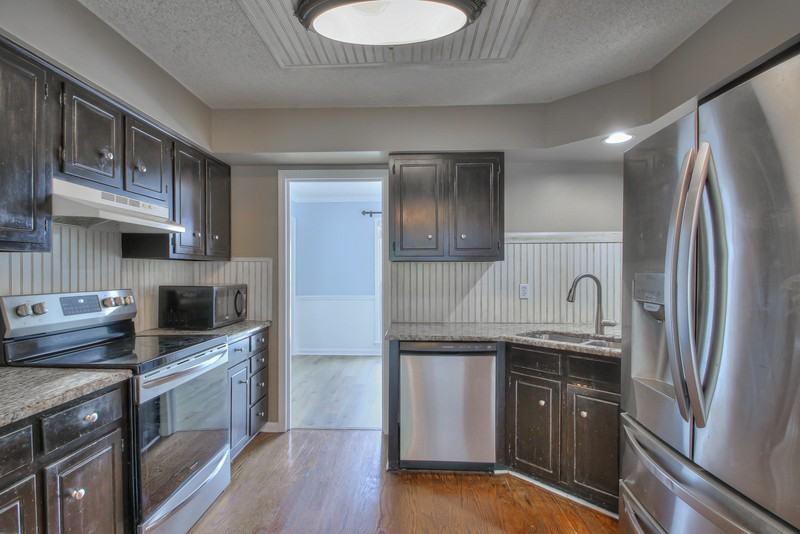 5329 Village Way - Photo 3 of 10