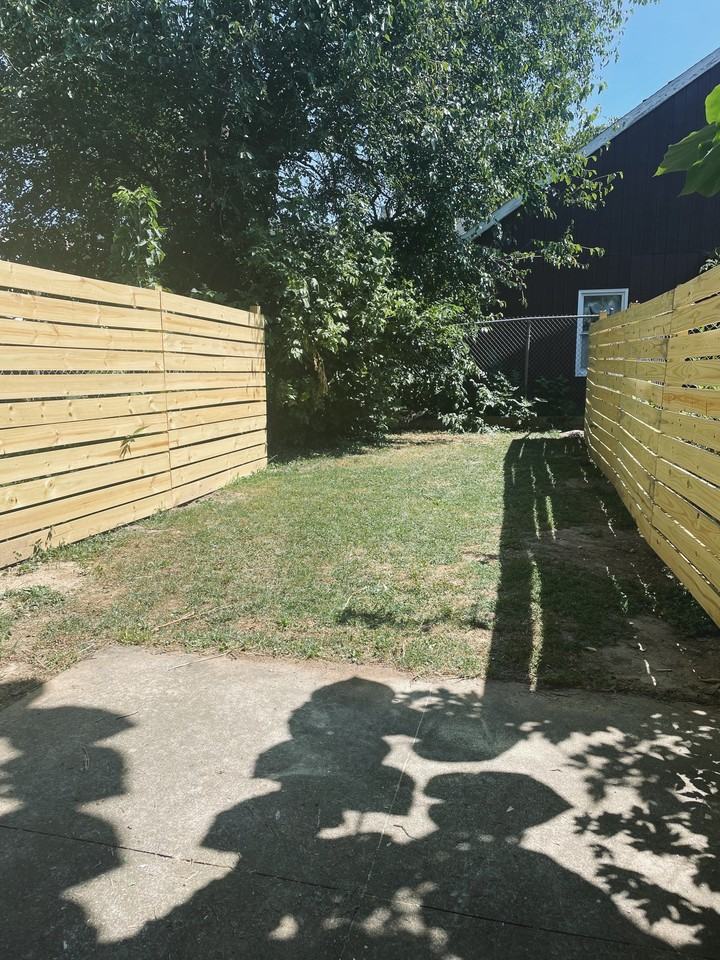 533 Howard Ave - Photo 7 of 16