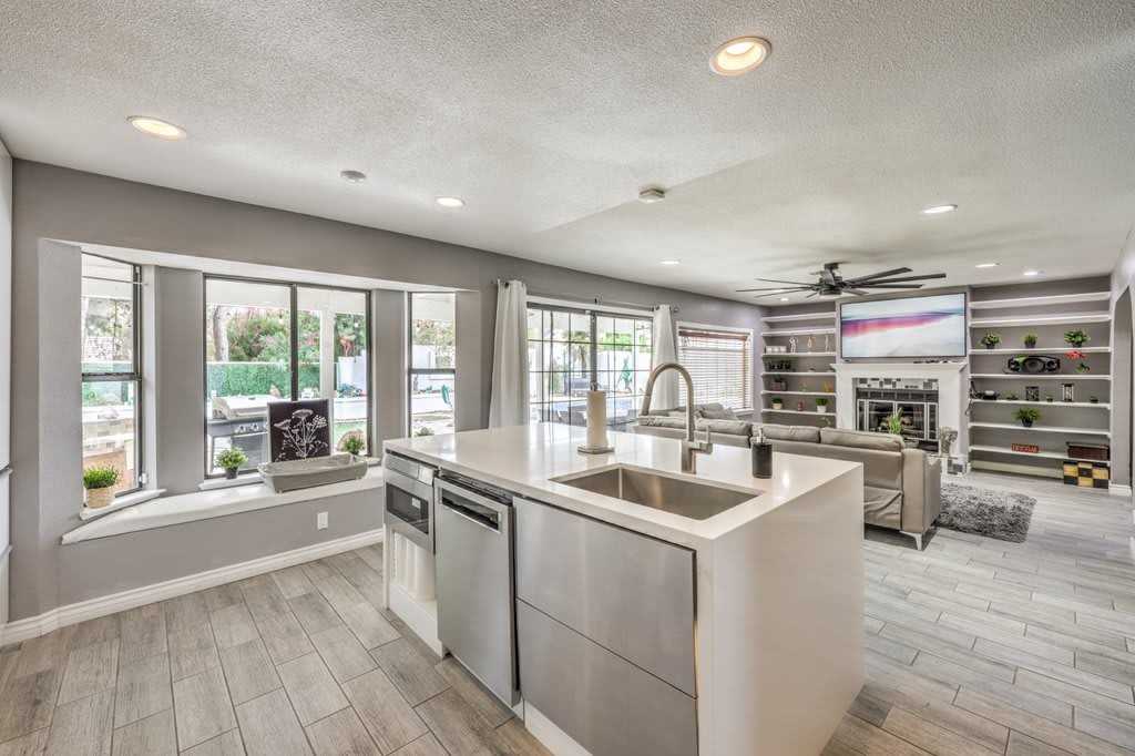 3179 Paintedhills Ave - Photo 3 of 50