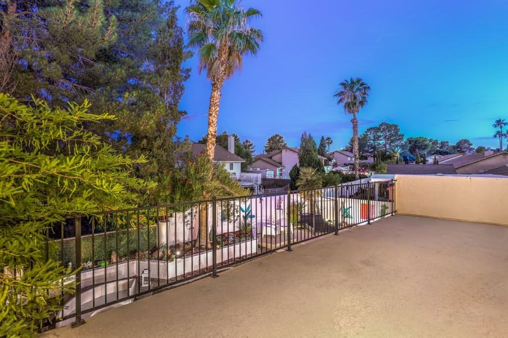 3179 Paintedhills Ave - Photo 7 of 50