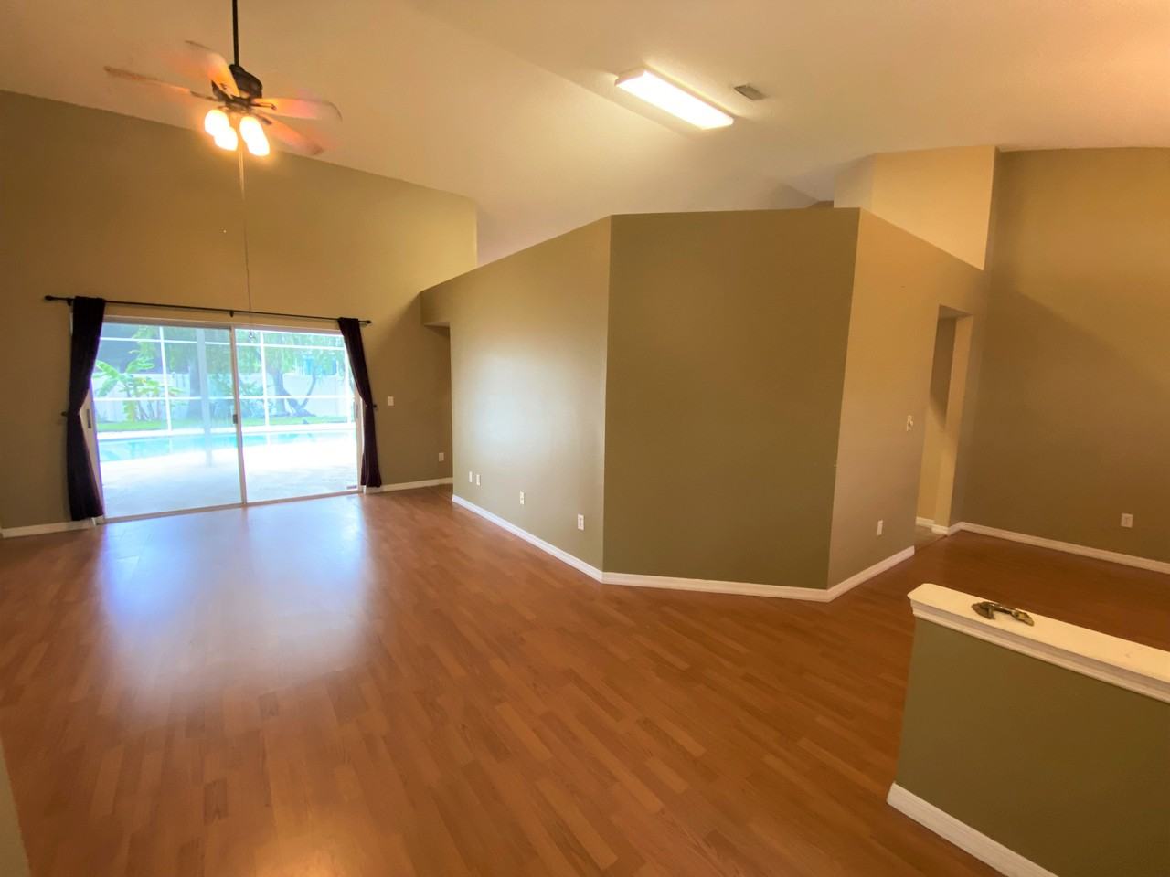 4743 Willow Dr - Photo 3 of 36