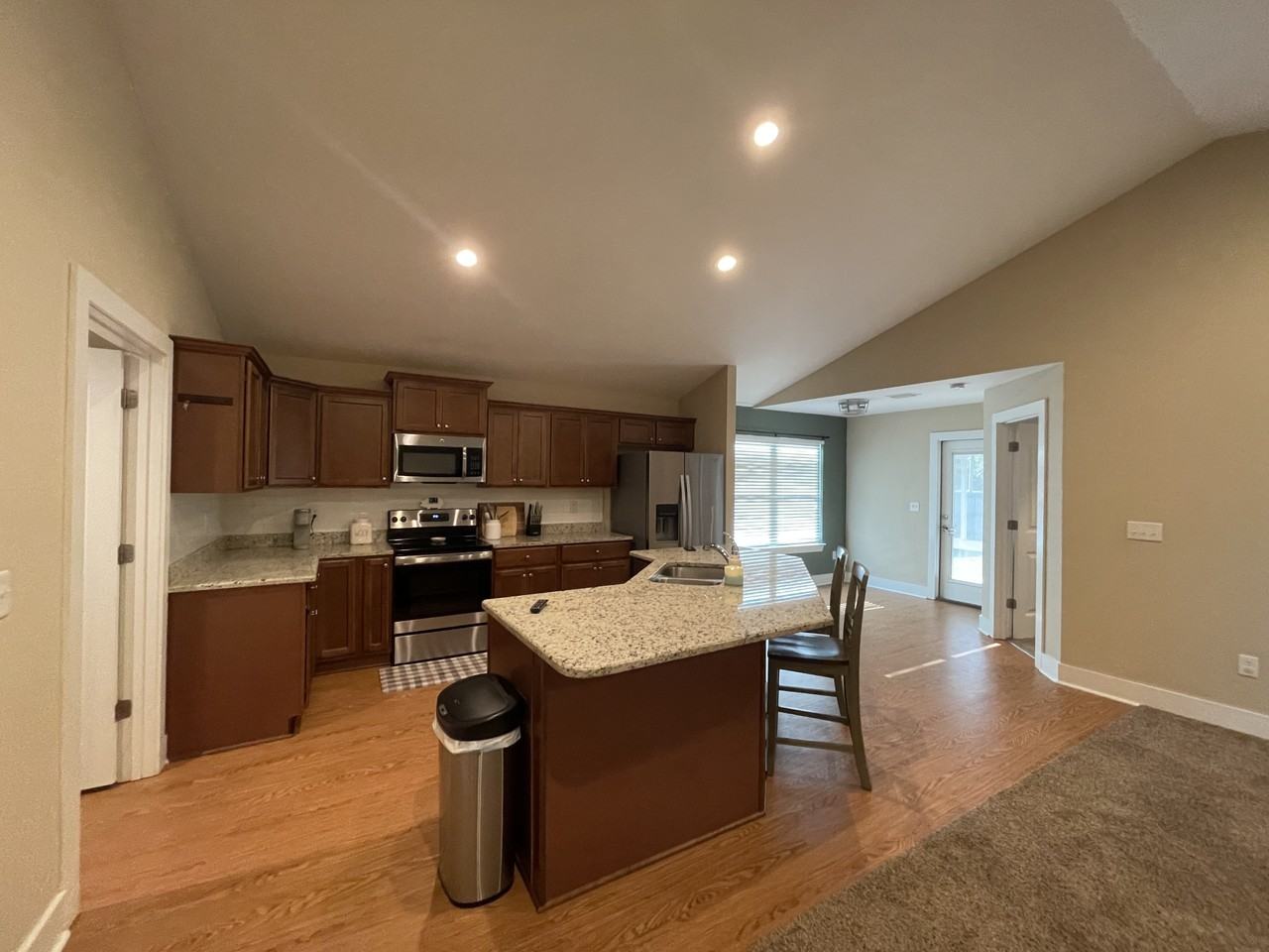 115 Marsh Ct - Photo 2 of 16