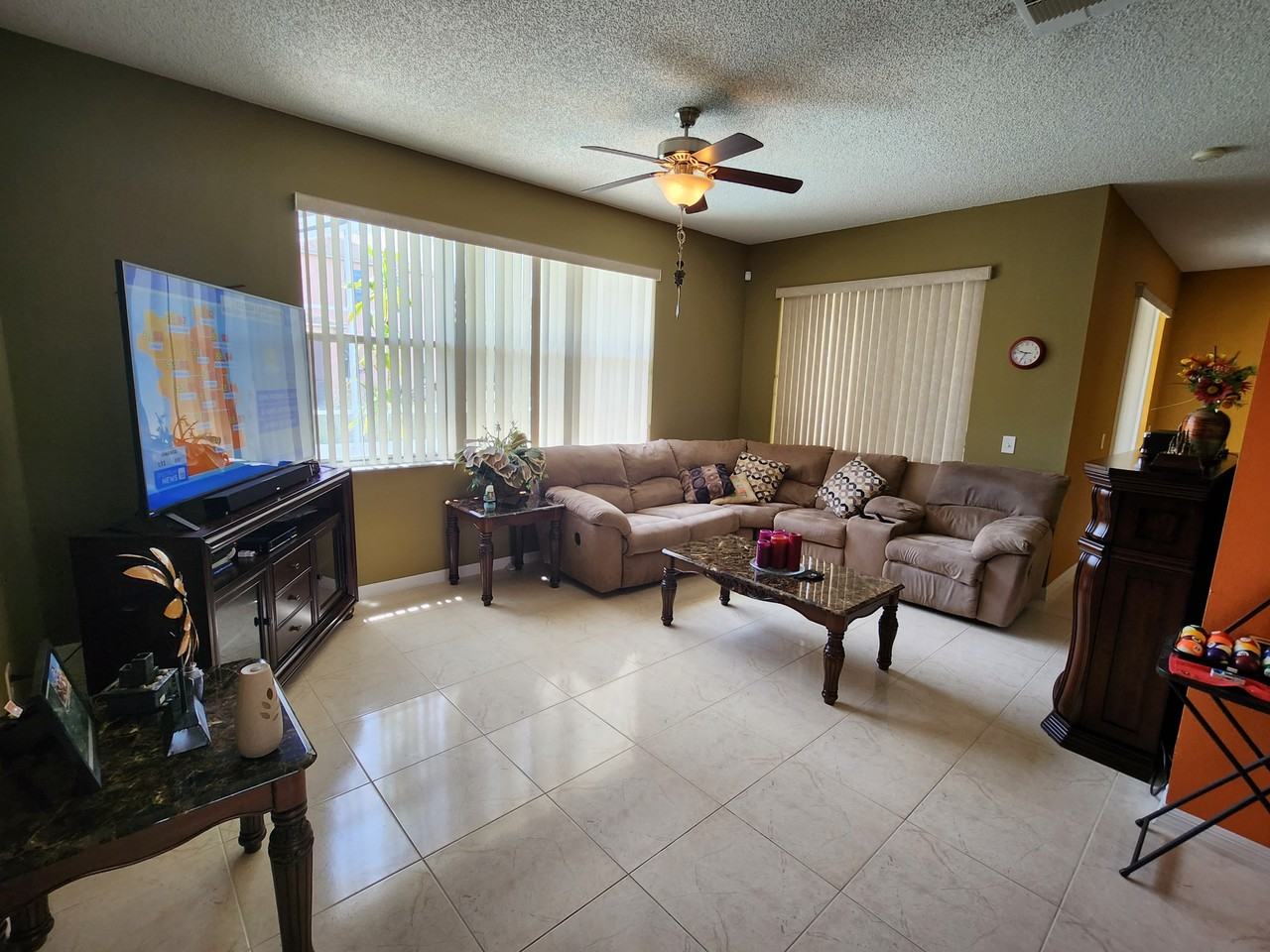 2503 Buttercup Ct - Photo 4 of 28